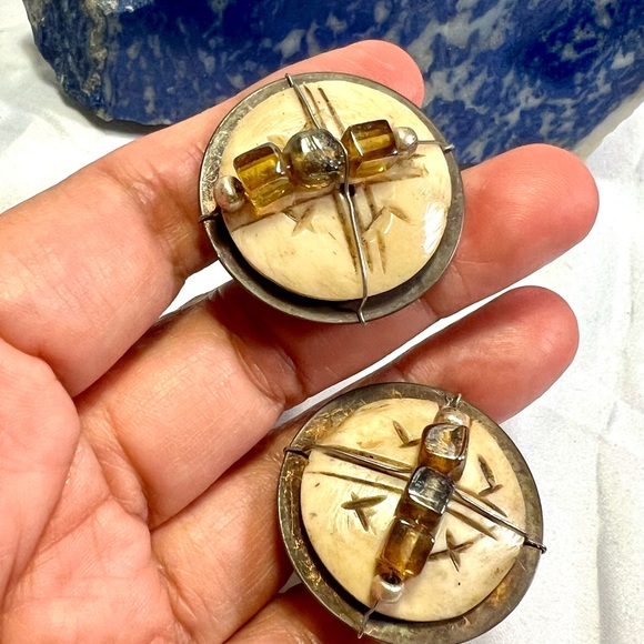 Earrings, copper metal and bones clip on earrings with Brown glass beads. - Picture 2 of 8